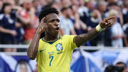Brasil goleó a Escocia con doblete de Vini y espera rival en dieciseisavos