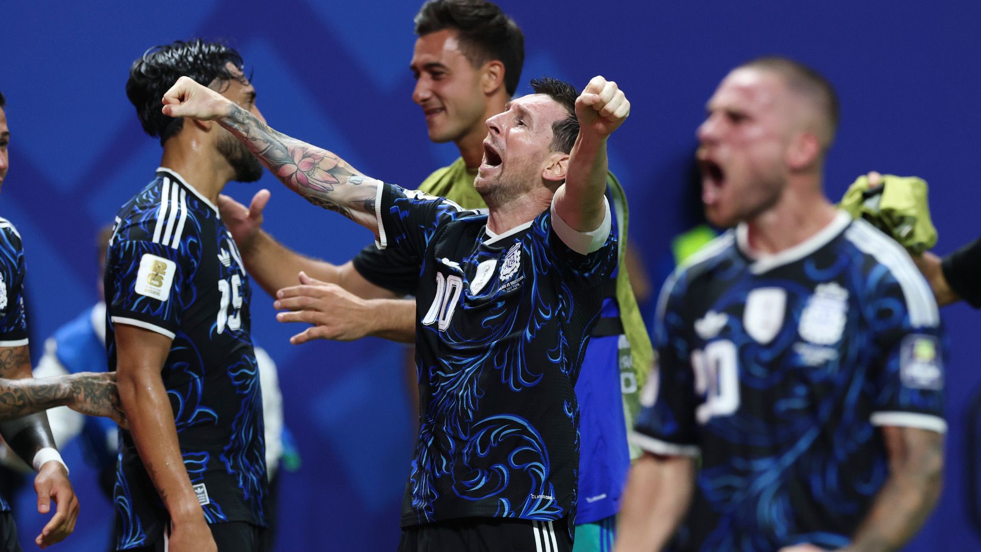 Argentina vuelve a brillar con su amor propio para clasificar a la final del Mundial