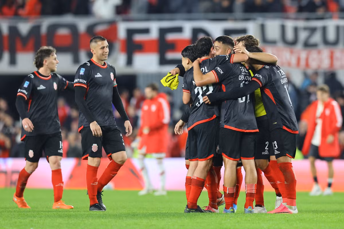 River volvió a decepcionar: perdió con Barracas Central y profundizó su crisis en el arranque del Clausura