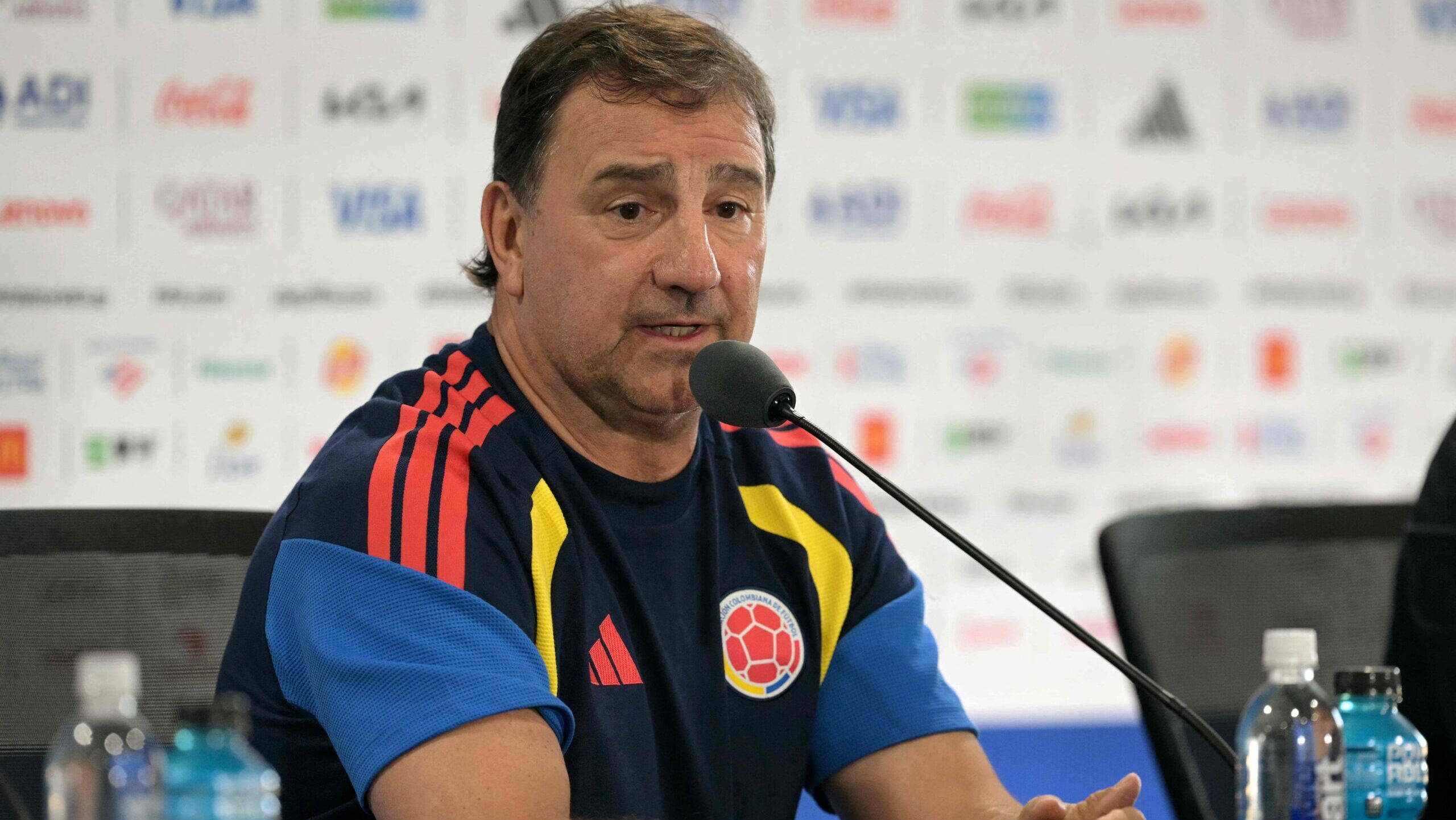 Néstor Lorenzo pone freno al "favoritismo" de Colombia antes del duelo con Ghana
