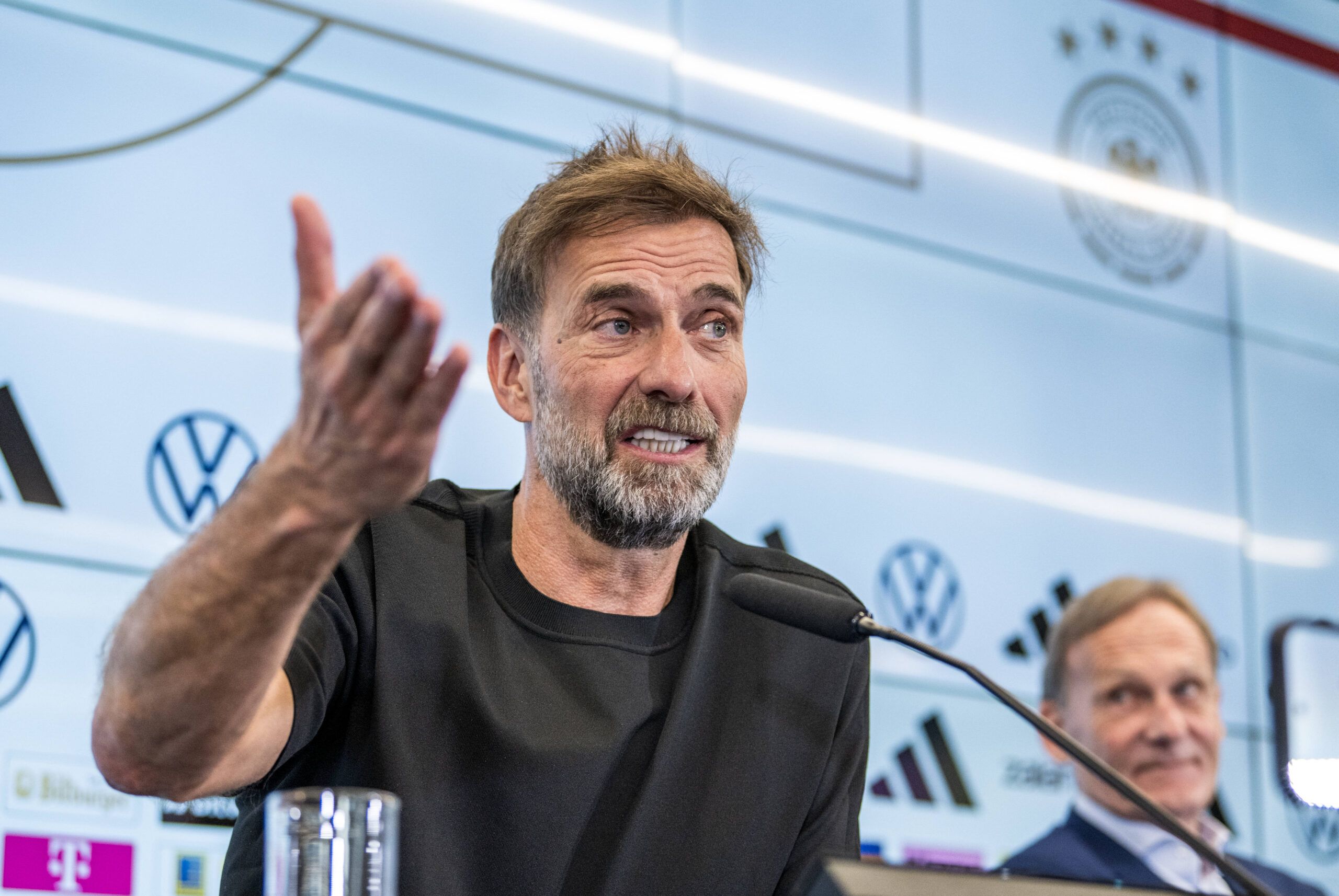 Jürgen Klopp marca la cancha en su presentación: "Si soy un desastre, díganmelo en la cara y me voy"