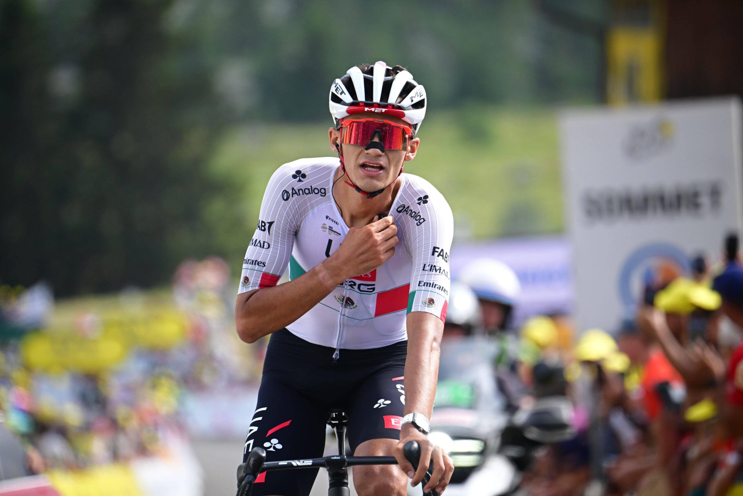 El sueño sigue vivo: Isaac del Toro brilla en la montaña y se mete entre los tres mejores del Tour de Francia
