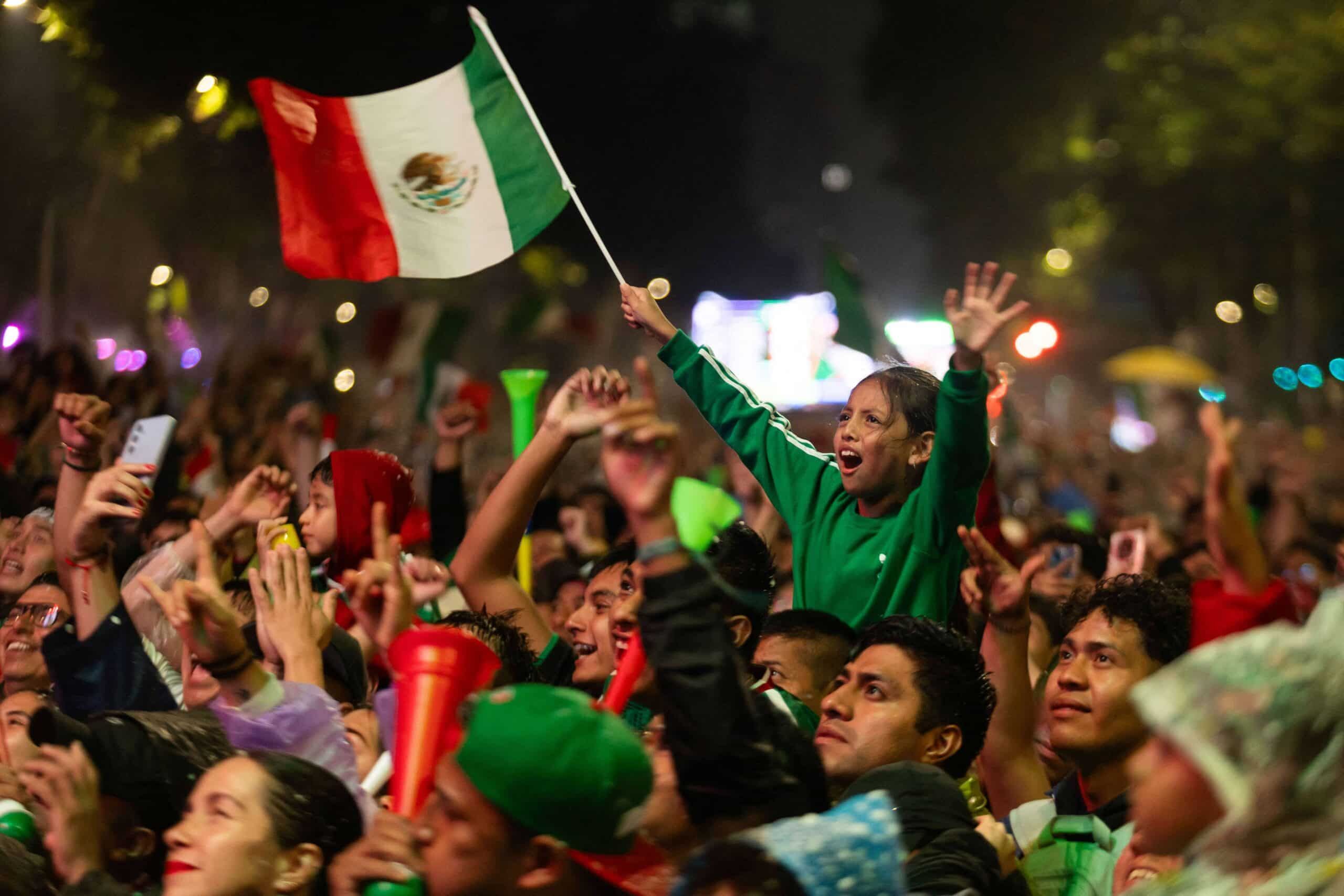 México sigue de fiesta, la reveladora despedida de Bielsa y Mbappé persigue a Messi: todo el análisis mundialista en Betsson.sportcast