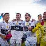Con Payne en cancha, Olimpia remontó ante Cerro Porteño y se quedó con el Súper Clásico
