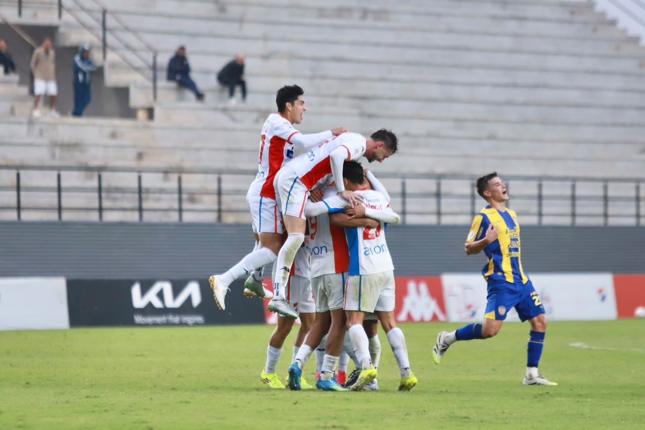 Con gol de Roque Santa Cruz, Nacional derrotó a un Sportivo Luqueño que continúa hundiéndose