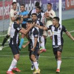 El clásico que se jugó en silencio y terminó con un grito