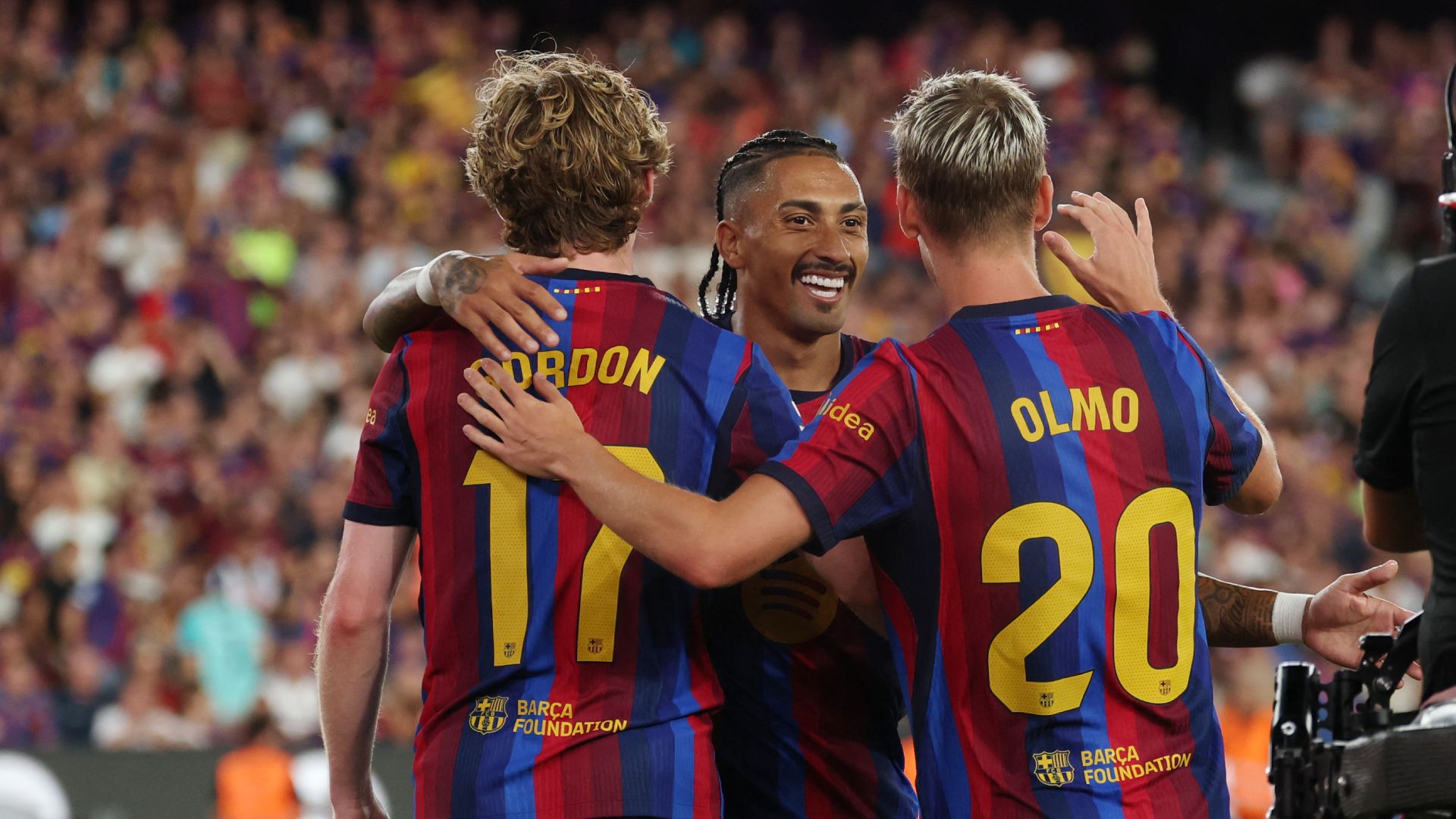 Barcelona goleó al Rayo y lidera junto al Real Madrid