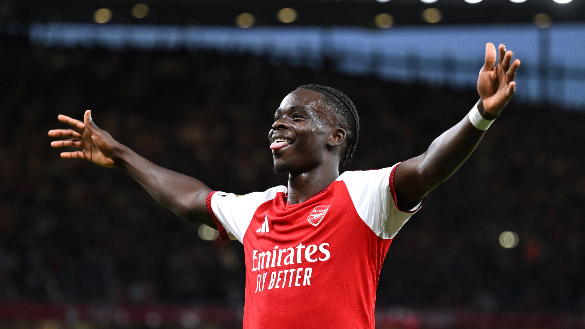 Arsenal inició la defensa del título con una goleada sobre Coventry City