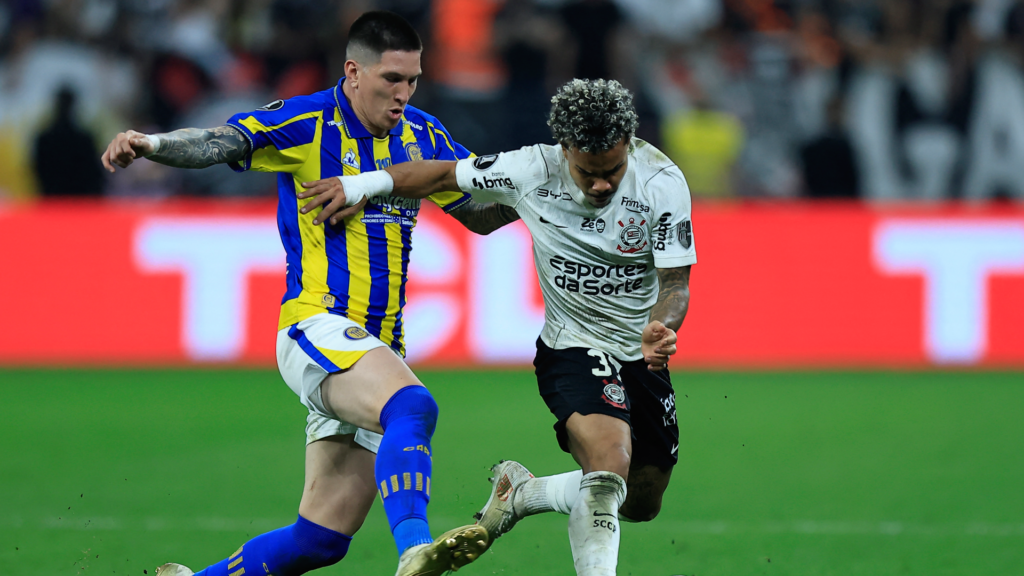 Corinthians clasificó jugando con un jugador menos. (Foto: Miguel SCHINCARIOL / AFP via Getty Images)