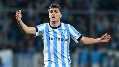 Racing no levanta cabeza: cayó ante Argentinos y “Maravilla” Martínez volvió a ser expulsado