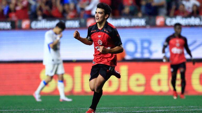 Partido completo de Gilberto Mora con gol y asistencia. (Foto: Francisco Vega/Getty Images)