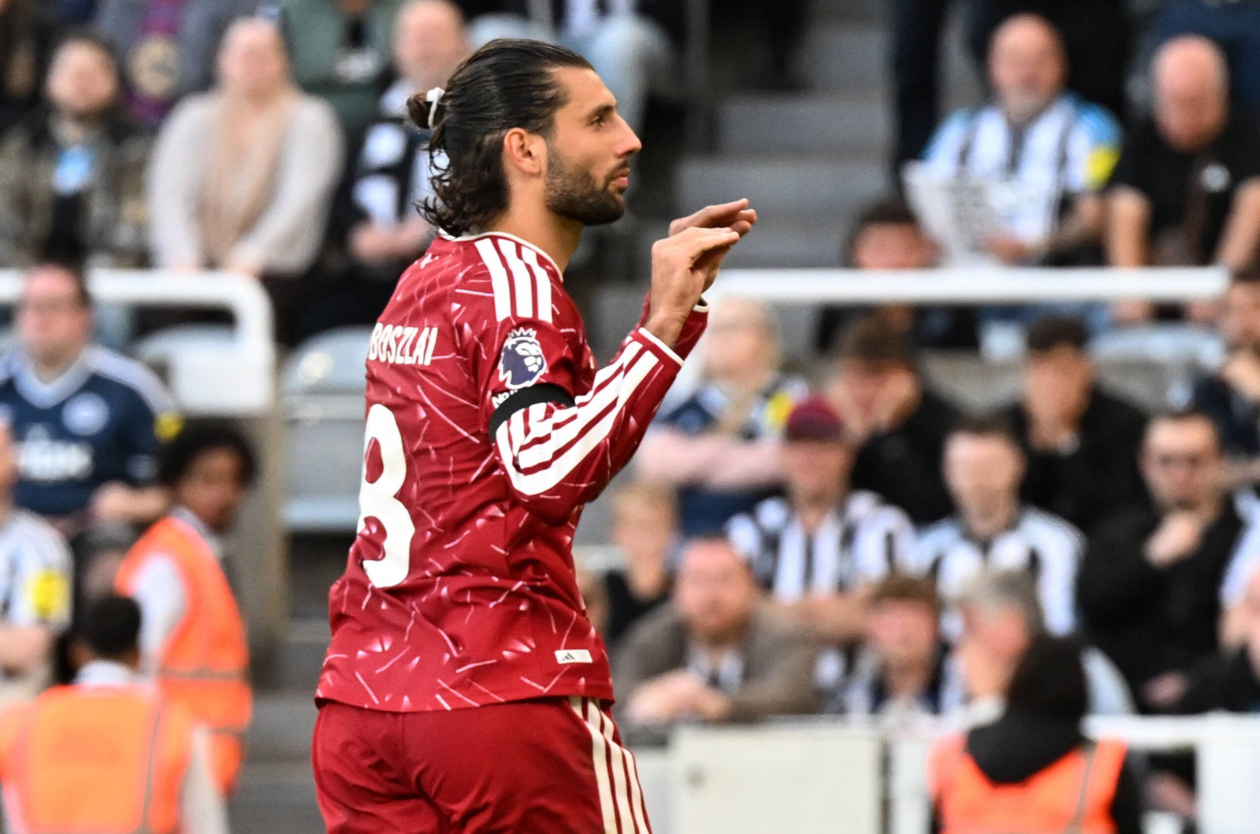 ¡Agónico! Szoboszlai salva al Liverpool de la derrota ante Newcastle en el debut de Iraola