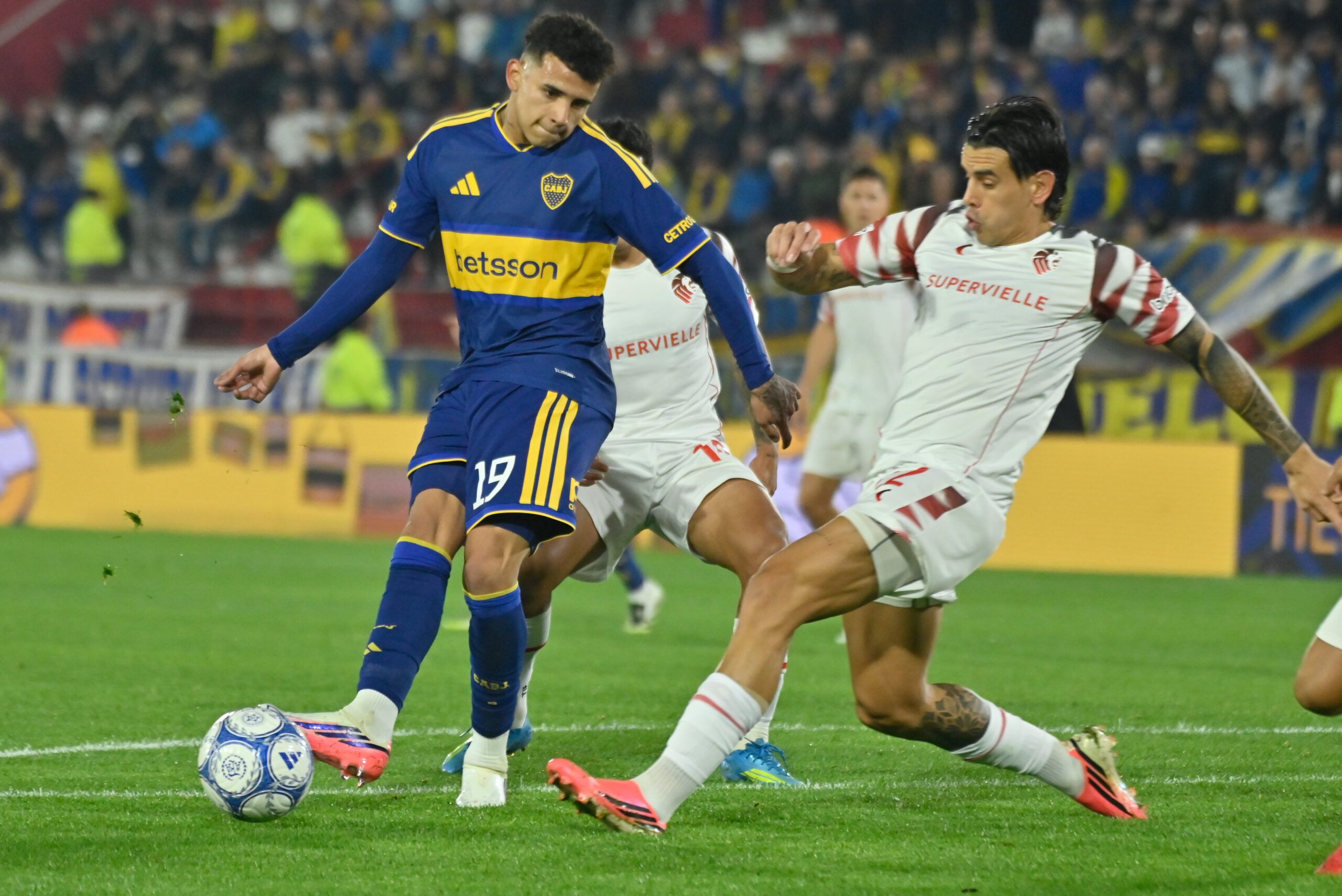 Promesa de partidazo: el puntero Vélez visita a un Boca renovado en Parque Patricios