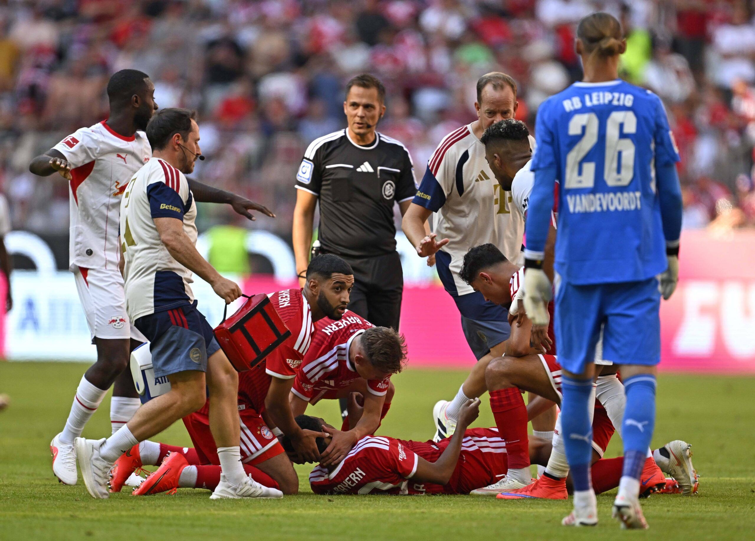 Musiala se desplomó y preocupó a todos en Bayern: qué se sabe hasta ahora