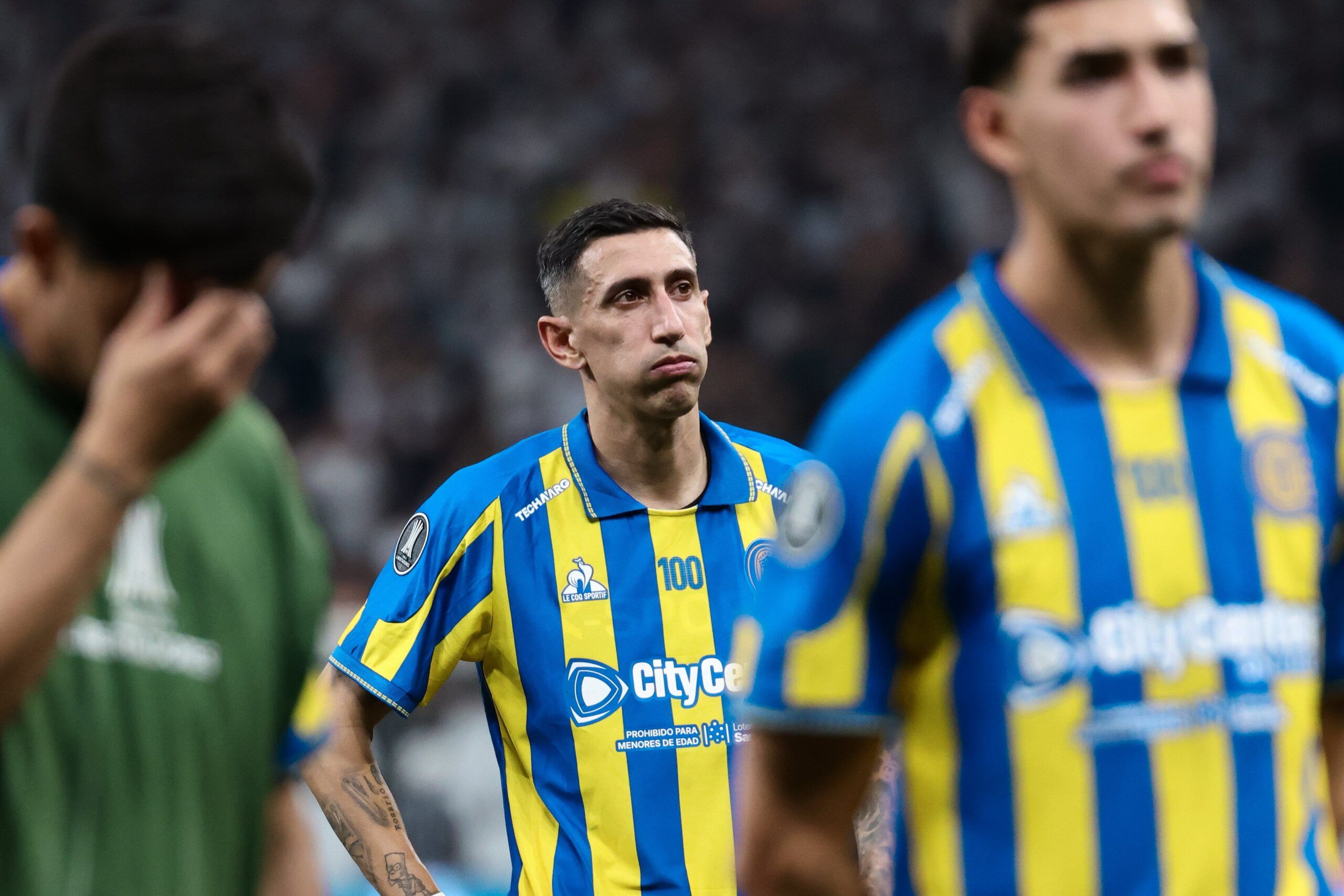 Rosario Central no pudo con un hombre más ante Corinthians y se despidió de la Libertadores