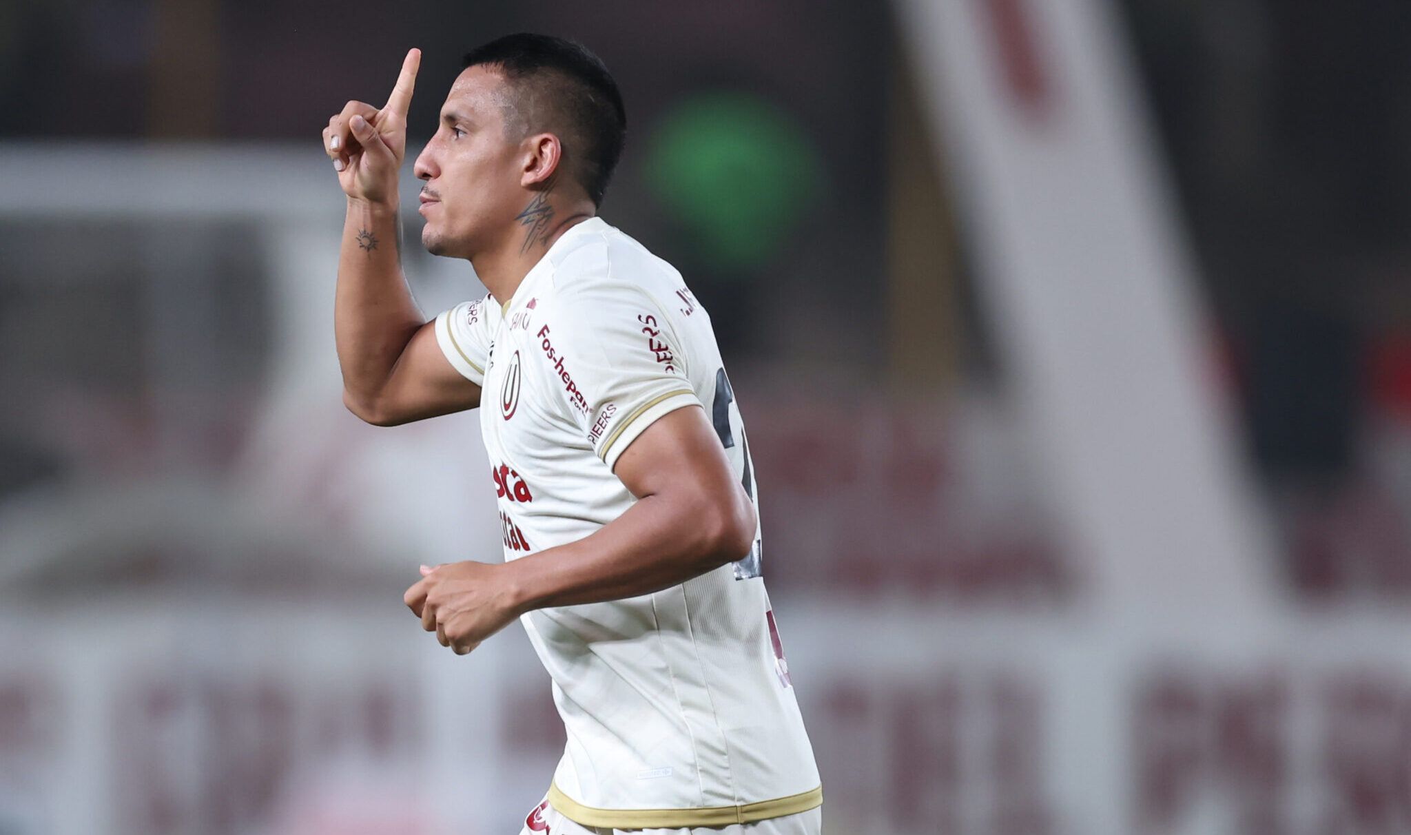 Universitario, a seguir trepando en el Clausura junto a un Monumental repleto