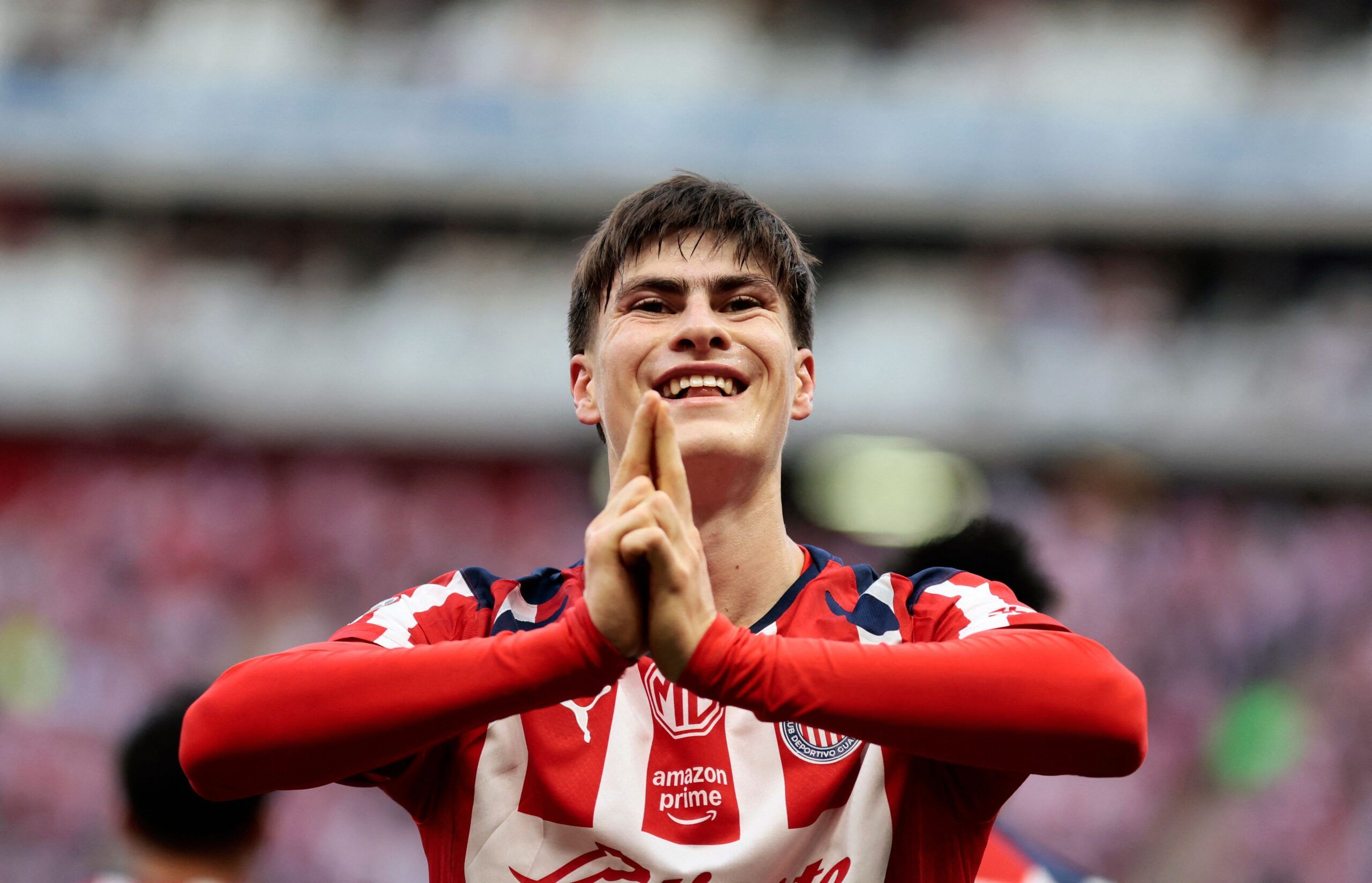 Armando González se une al Olympiacos y busca hacer historia como mexicano en Grecia