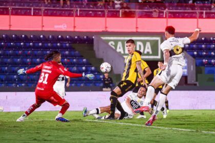 ¡Palo y palo! Olimpia y Guaraní dejaron todo, pero el clásico terminó sin dueño.