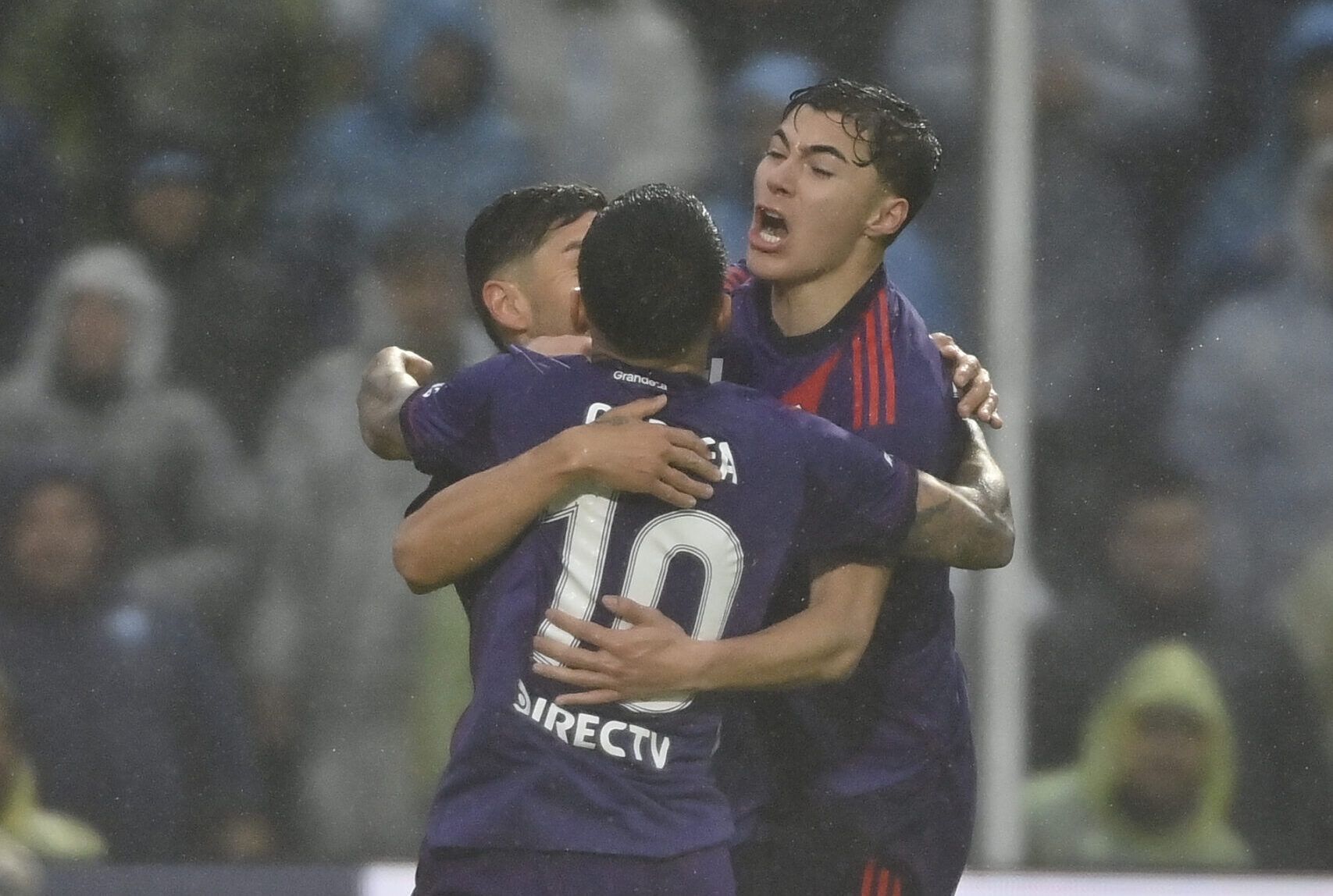 River Plate venció a Atlético Tucumán en la agonía y encadenó su tercer triunfo al hilo