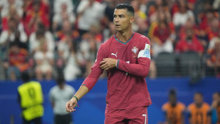 Cristiano Ronaldo seguirá jugando en Portugal. (Foto: Etsuo Hara/Getty Images)