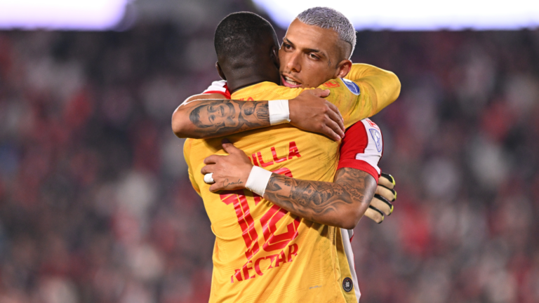 Partidazo y victoria para Santa Fe en el clásico. (Foto: Rodrigo Valle/Getty Images)