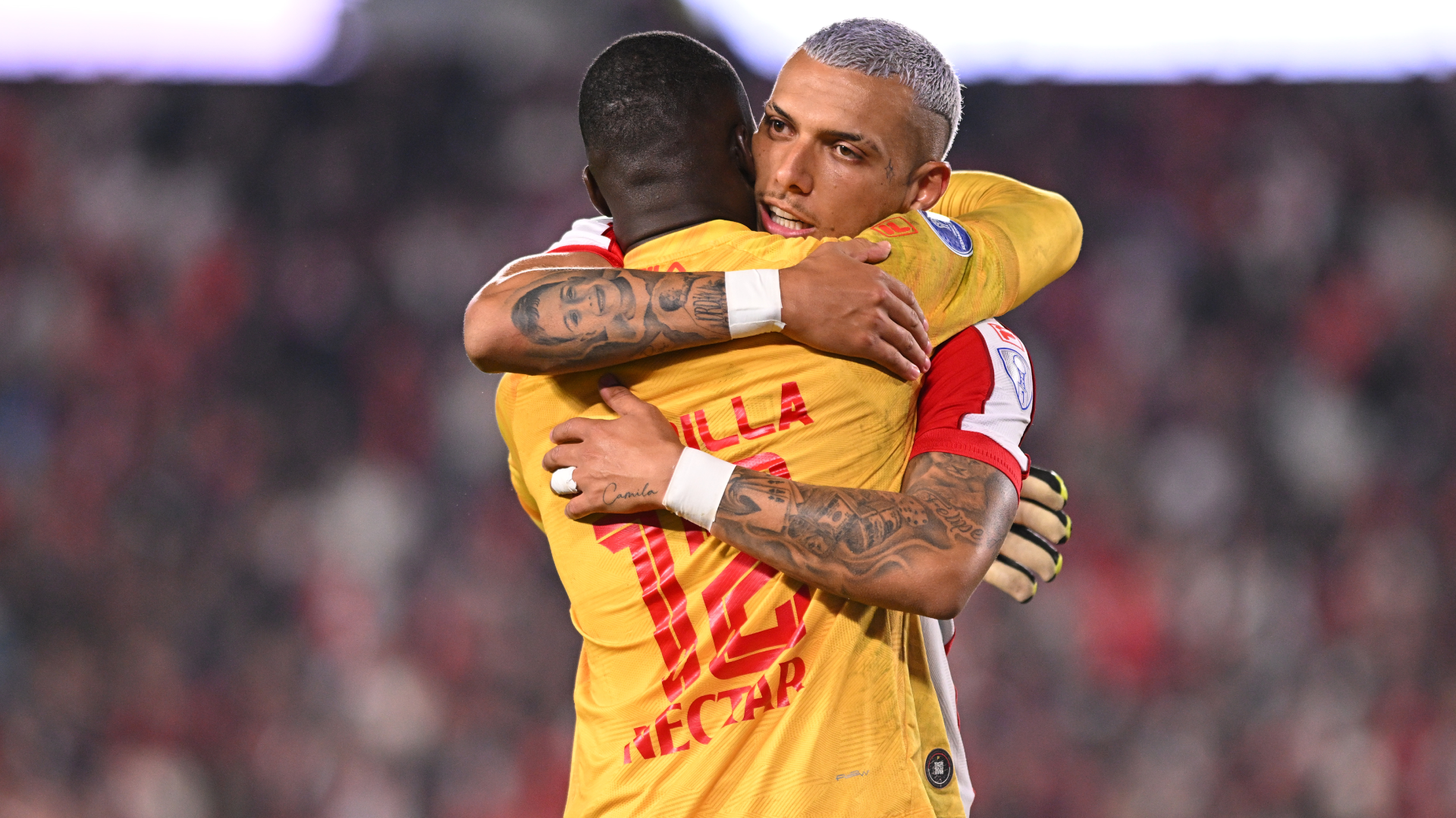 Santa Fe se llevó el clásico tras vencer a Millonarios en un partido lleno de goles