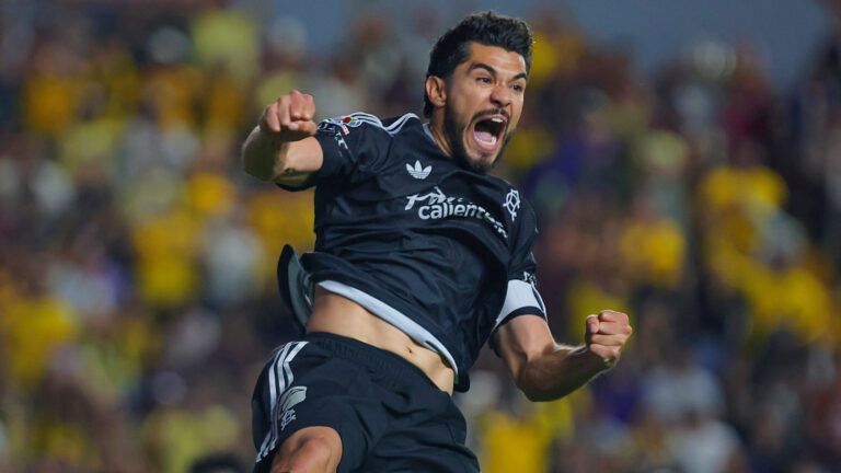 Henry Martín fue la figura en la victoria del América. (Foto: Luis Cano/Jam Media/Getty Images)