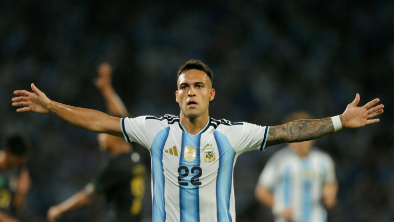 Argentina goleó a Bolivia en el regreso ante su gente tras el Mundial 1 Argentina goleó sin apuros a Bolivia. (Foto: Diego Lima / AFP via Getty Images)
