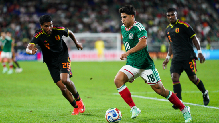 México y Perú no se dieron tregua y terminaron igualando 1-1 en Nueva Jersey 1 Perú y México igualaron en un partido parejo. (Foto: Evan Bernstein/Getty Images)