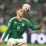 Santiago Giménez ya está en México y comienza su nueva etapa con el Tricolor