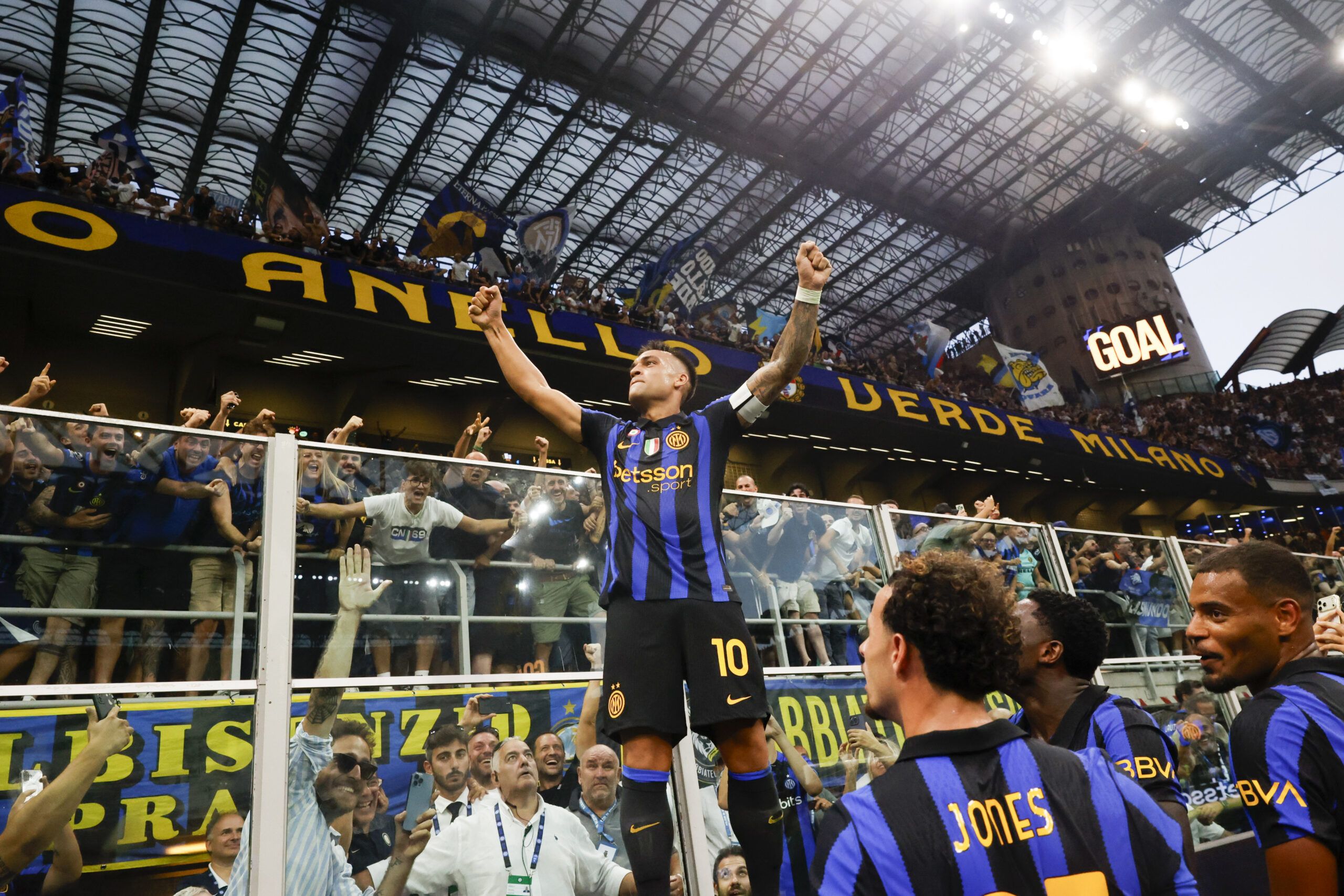 ¡Remontada de película! El Inter de Lautaro remontó un 0-2 y venció a Napoli