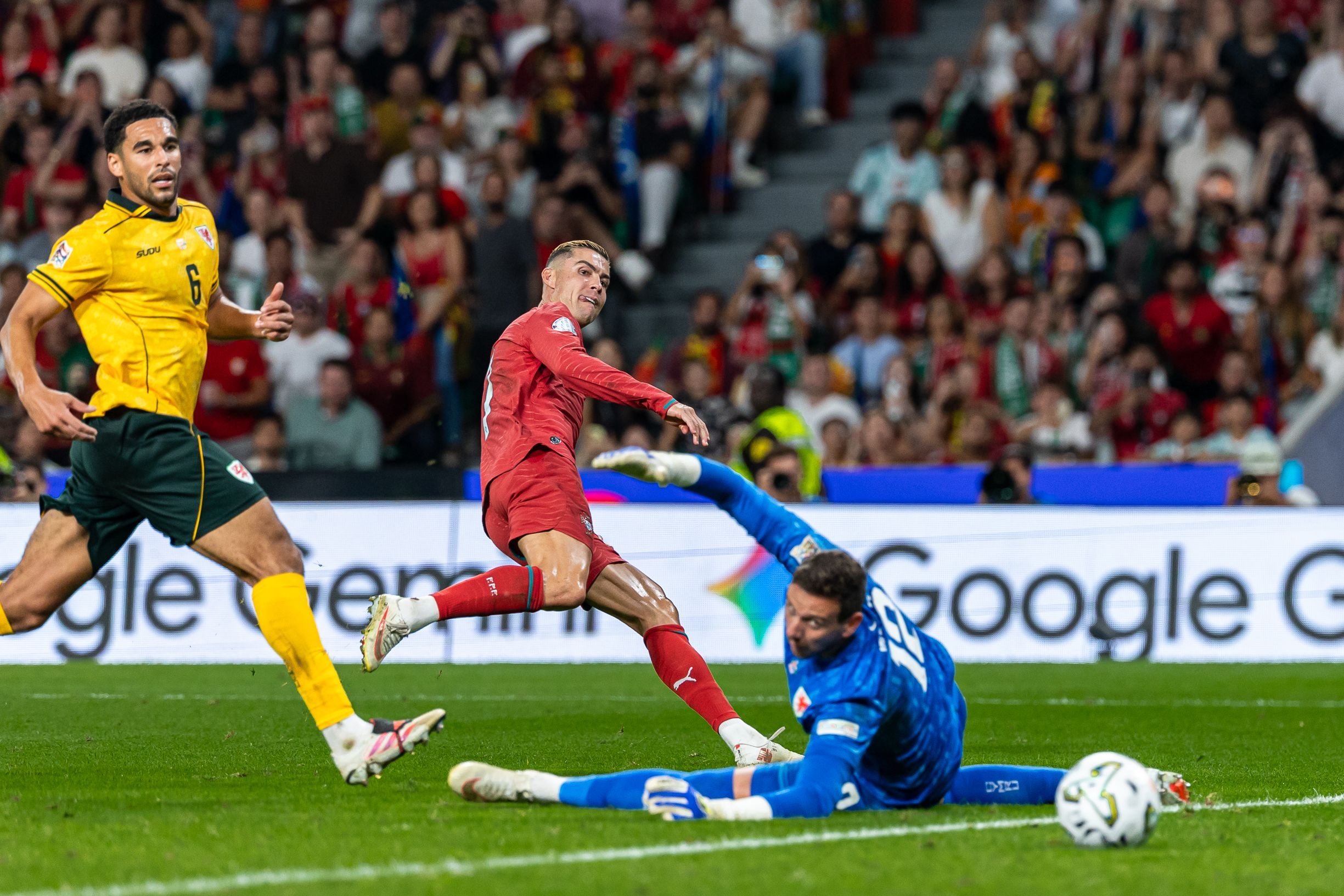 Portugal venció a Gales y CR7 se perdió un gol increíble en el debut de la Nations League
