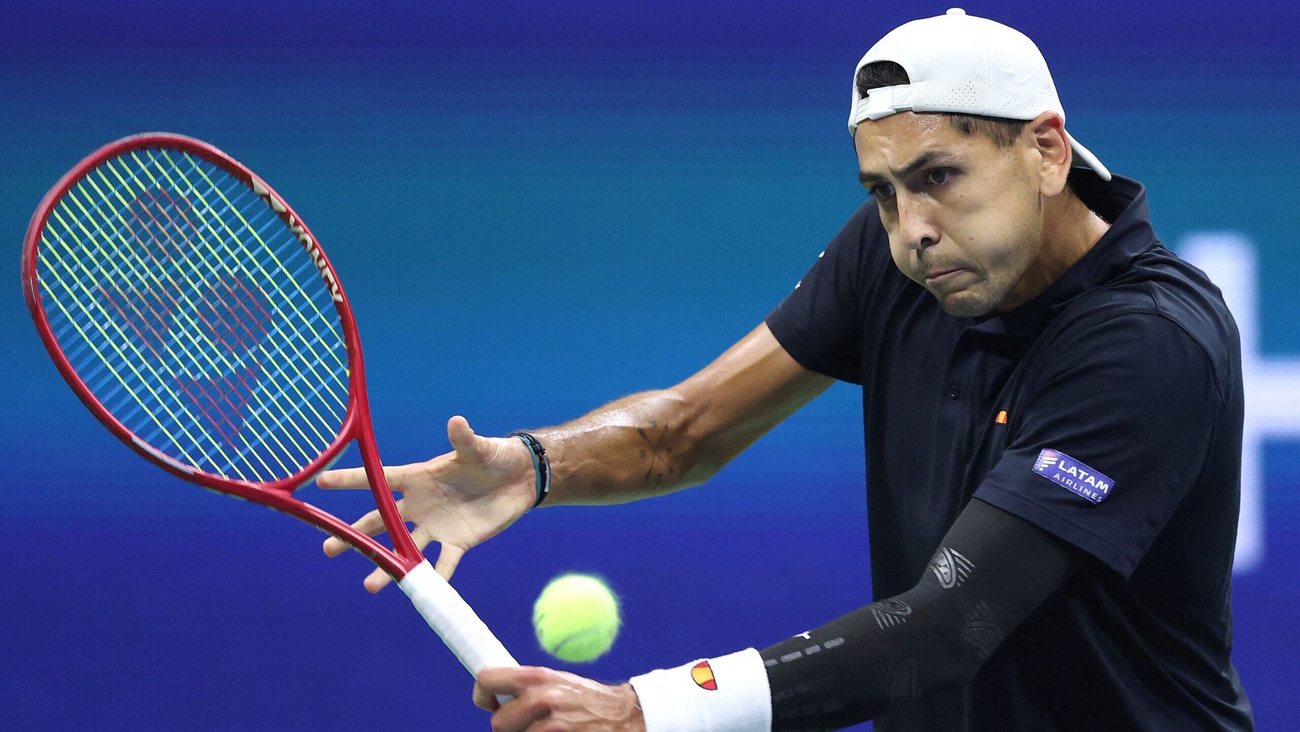 Con la billetera llena, alza en el ranking y una dura autocrítica: Así aterriza Alejandro Tabilo en la Copa Davis tras su histórico US Open
