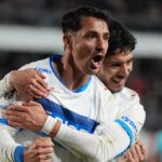 Separadas por un solo gol y con el Clásico Universitario a la vista: La encarnizada guerra entre la UC y la U por el codiciado Chile 2