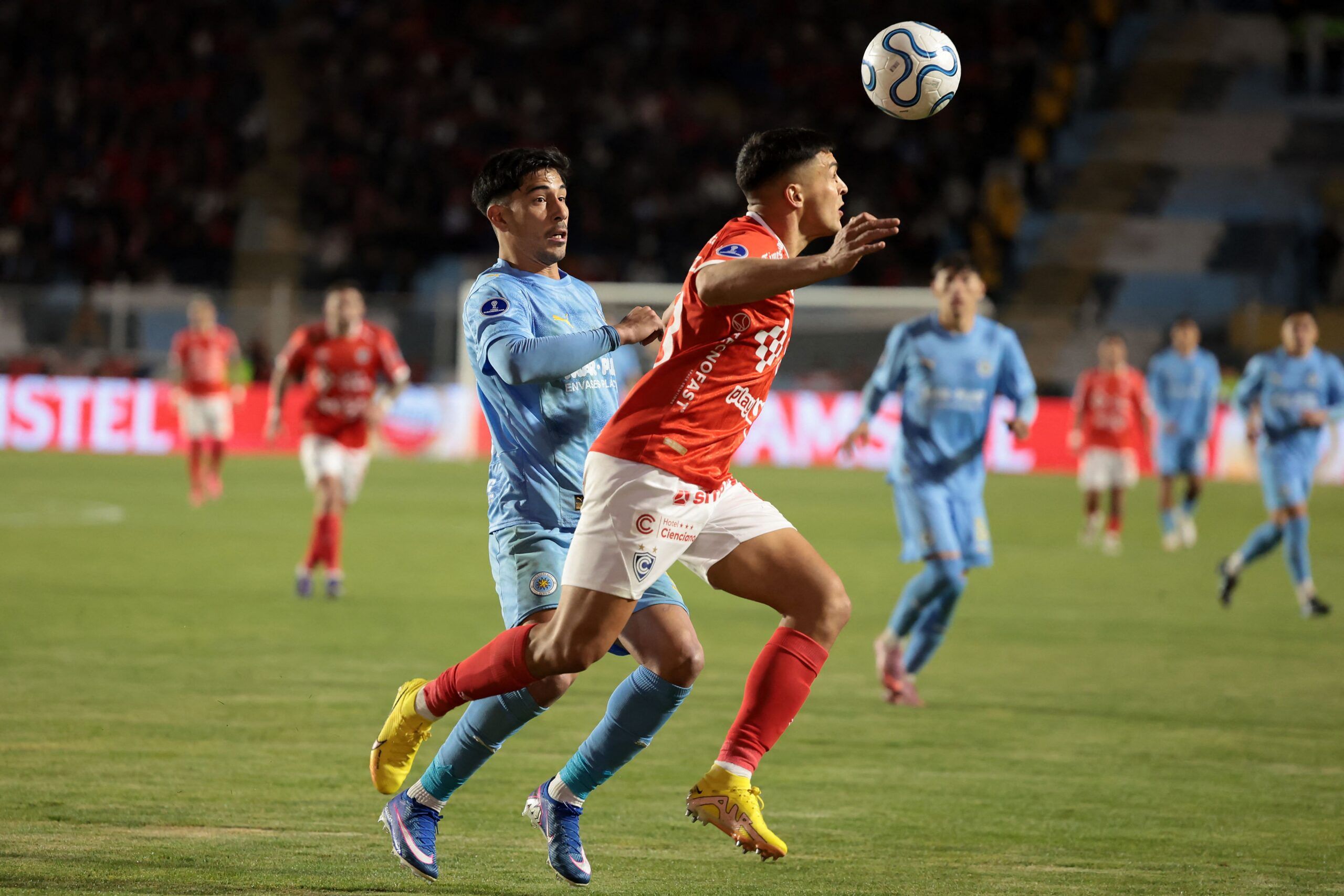 Cienciano ganó y sueña, pero Uruguay todavía espera