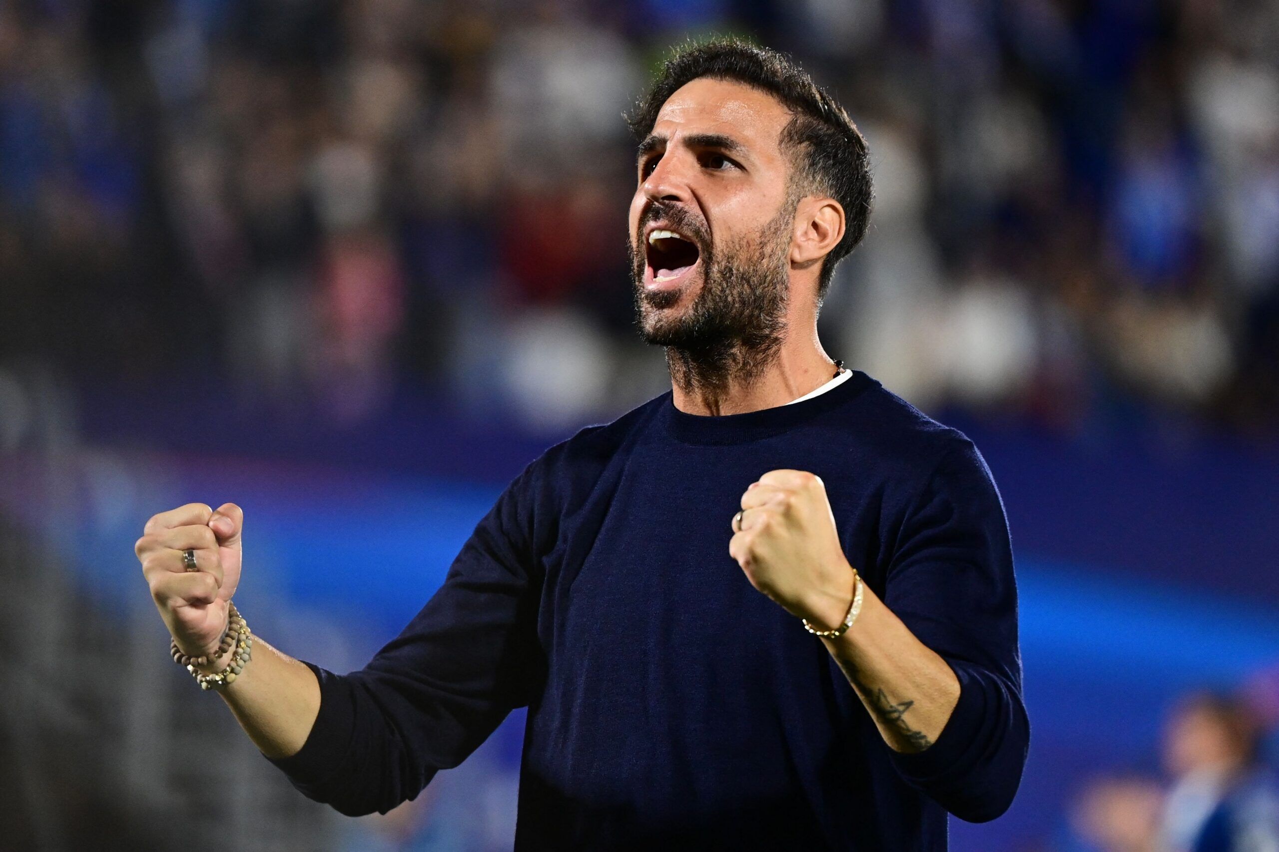 ¡CÓMO GOLEA! El equipo de Fàbregas hizo su debut en Champions League por todo lo alto