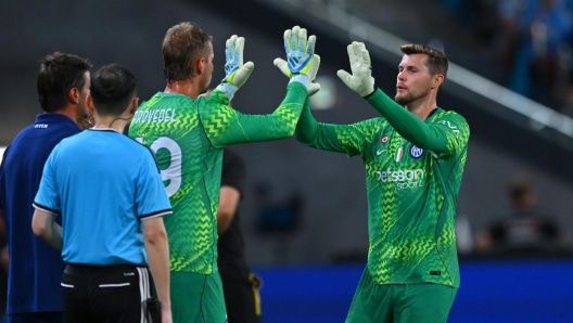 Provedel y Martínez. Foto: Getty Images.