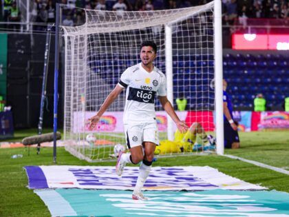 Olimpia derrotó a 2 de Mayo y recuperó la cima del Clausura