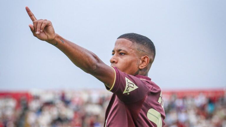 Gran goleada de Universitario. (Foto: Efren Zegarra)