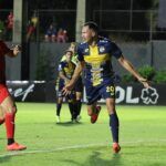 El "Triki" derrotó a Libertad y también se metió en pelea por el Clausura paraguayo