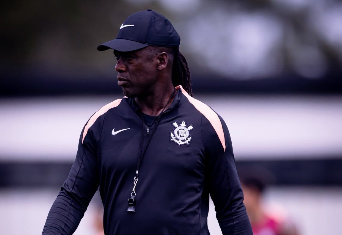 Seedorf tiene trabajo: Corinthians no pudo ante Vitória en casa