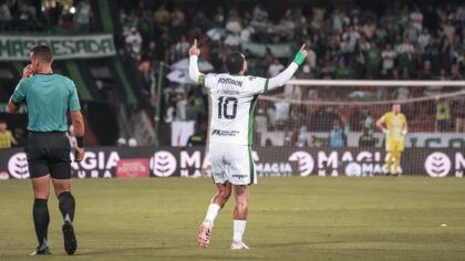 Lucas González respaldó a Edwin Cardona tras su golazo en la victoria contra el Deportivo Pasto