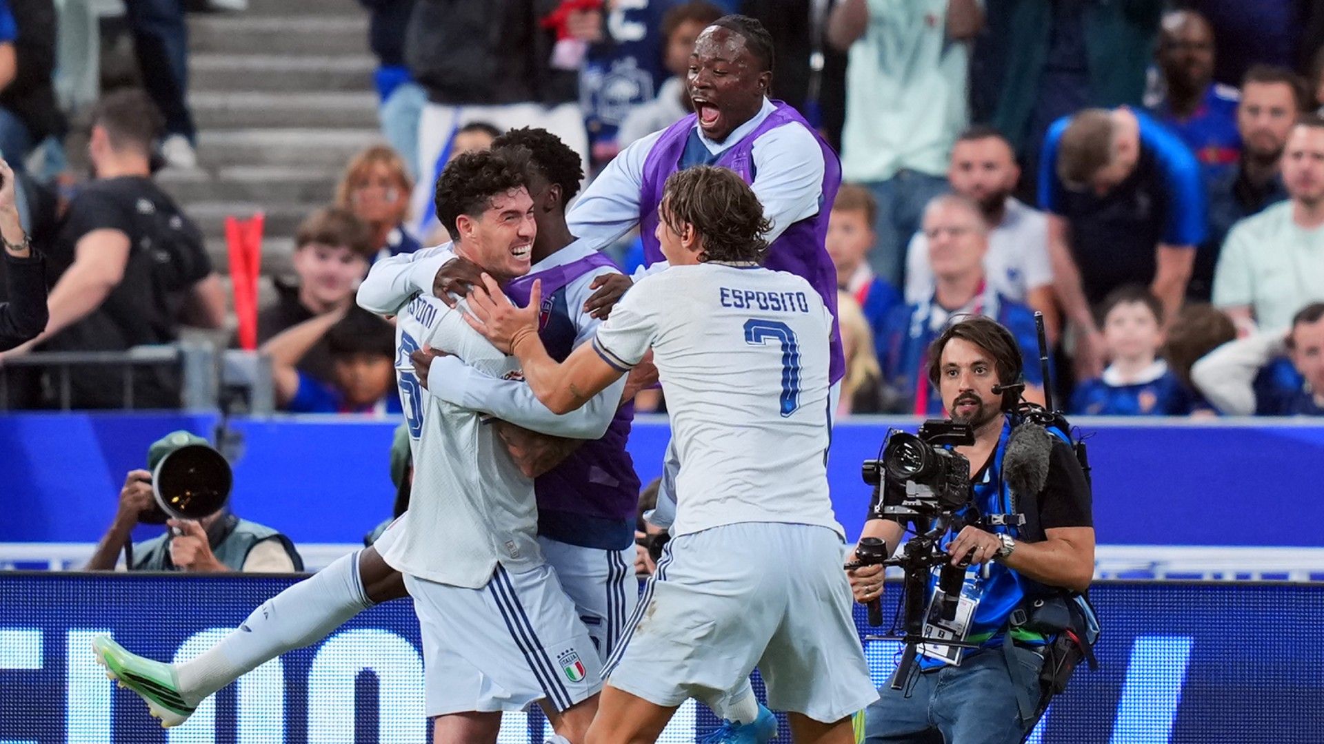 Italia rescata un empate en su visita a Francia