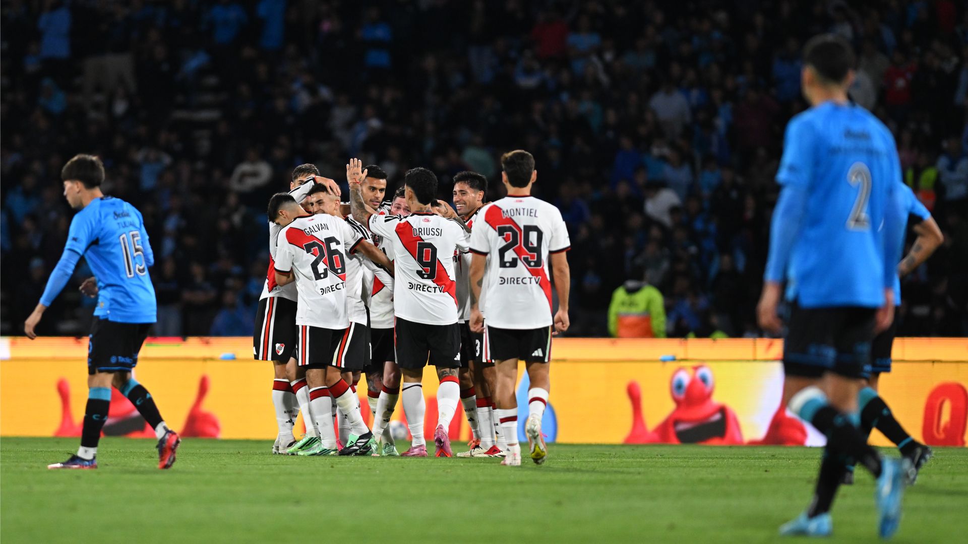 River goleó a Belgrano y cobra tranquilidad al subir a zona de clasificación