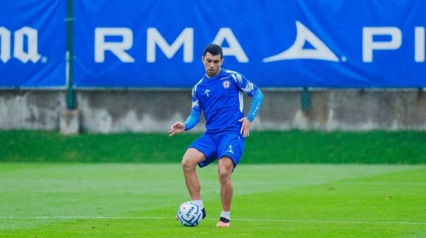 Cruz Azul, atento al futuro de Erik Lira ante el interés del Valencia