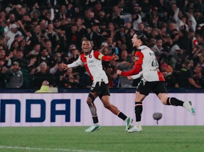 Feyenoord defendió la casa y se impuso al Como de Nico Paz